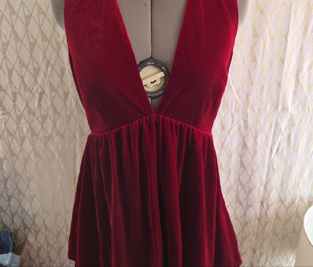 Gianni Bini Deep Red Velvet Tiered V-Neck Dress - Picture 2 of 4